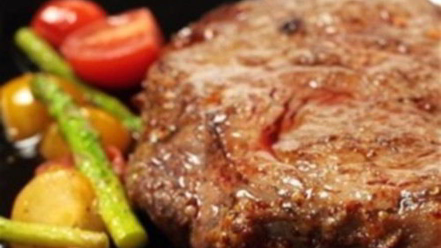 Рецепт говяжьих стейков с помидорами по-американски