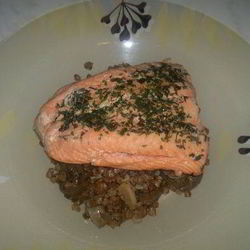 Рецепт Гречетто с соевым соусом и луком и стейк из лосося в тимьяне