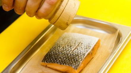 Рецепт стейка из форели с картофелем