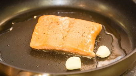 Рецепт стейка из форели с картофелем