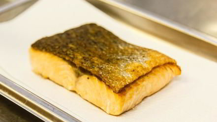 Рецепт стейка из форели с картофелем