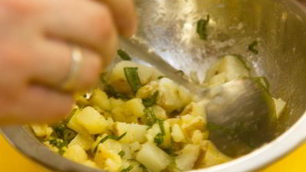 Рецепт стейка из форели с картофелем