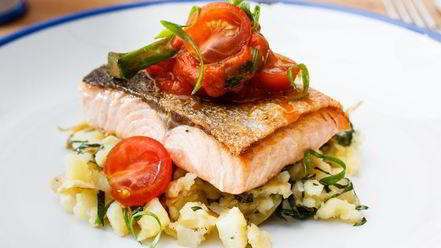 Рецепт стейка из форели с картофелем