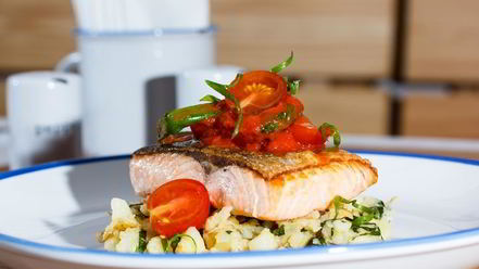 Рецепт стейка из форели с картофелем