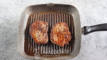 Рецепт стейка из свинины на сковороде гриль