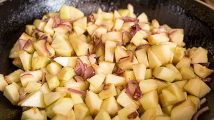 Рецепт стейка из свинины с яблочным чатни