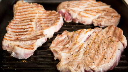 Рецепт стейка из свинины с яблочным чатни