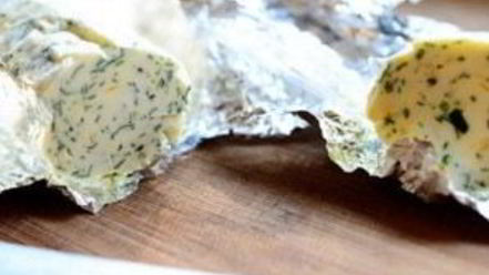 Рецепт стейка на кости с зеленым маслом