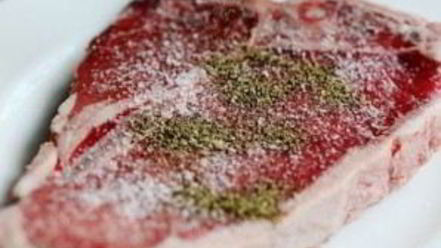 Рецепт стейка на кости с зеленым маслом