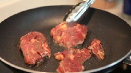 Рецепт стейка на сковороде