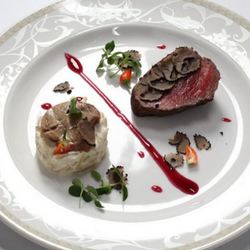 Рецепт Стейка с черным трюфелем, фуа-гра и томленым корнем сельдерея