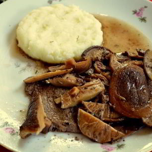 Рецепт Стейка в соусе из грибов шиитаке