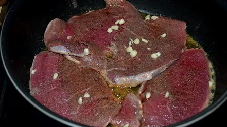 Рецепт стейка в соусе из грибов шиитаке