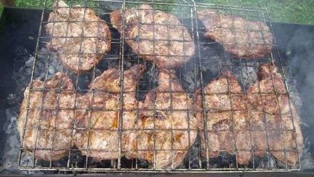 Рецепт стейков на решетке и картошка-трясучка