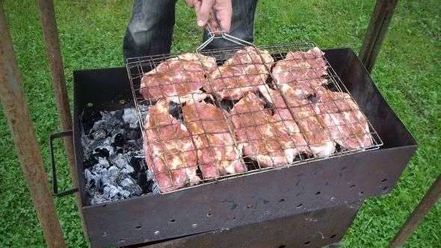 Рецепт стейков на решетке и картошка-трясучка