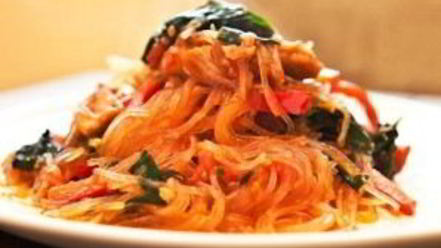 Рецепт стеклянной лапши с индейкой и шпинатом