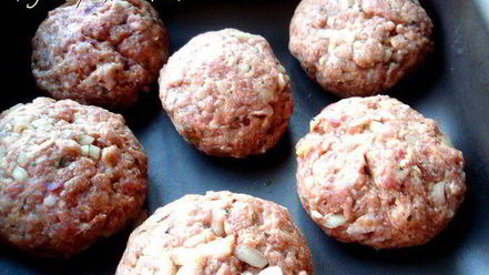 Рецепт говяжьих тефтелей с фасолью и моцареллой