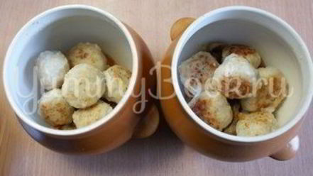 Рецепт куриных тефтелей в горшочках