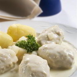 Рецепт Мясных тефтелей с рисом и белым соусом