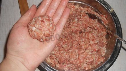 Рецепт мясных тефтелей с рисом с подливкой