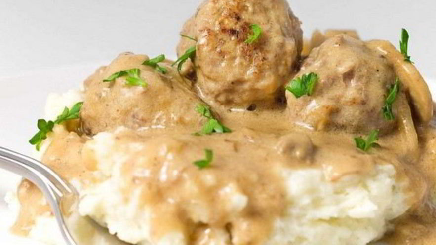 Рецепт мясных тефтелек в сметанном соусе