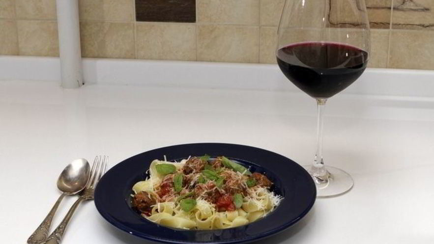 Рецепт пасты феттуччине с нежными итальянскими тефтельками