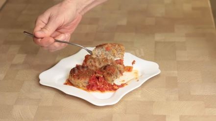 Рецепт постных гречневых тефтелей в томатном соусе