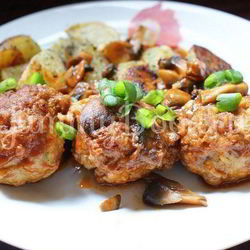 Рецепт Рыбных тефтелей с грибным соусом