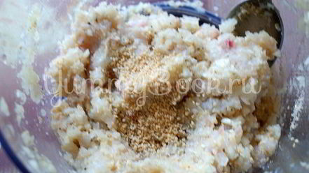 Рецепт рыбных тефтелей с грибным соусом