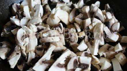 Рецепт рыбных тефтелей с грибным соусом