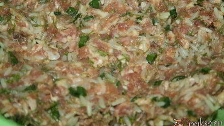 Рецепт свиного-говяжьих тефтельки тушеные в томате с овощами