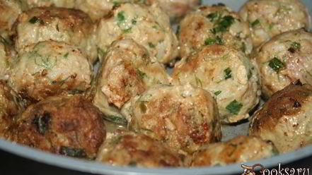 Рецепт свиного-говяжьих тефтельки тушеные в томате с овощами