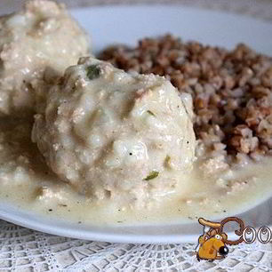 Рецепт Тефтелей-ежиков из семги в сметанном соусе