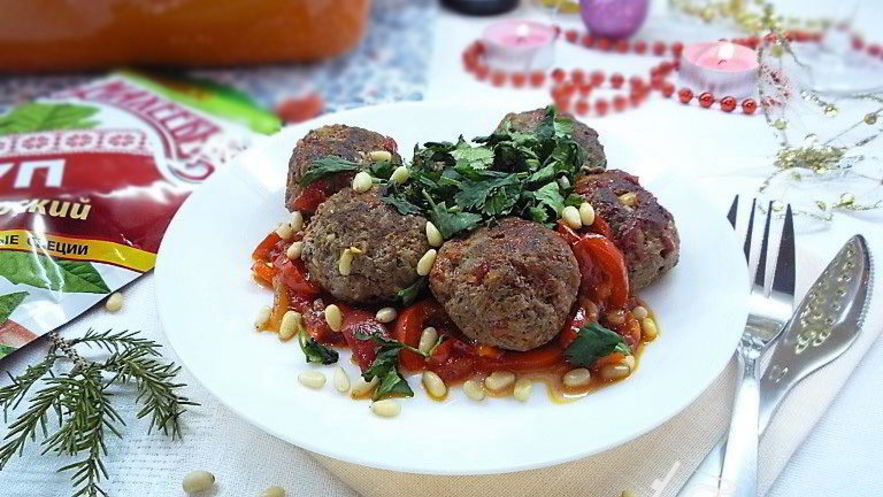 Рецепт тефтелей из баранины с томатным соусом и кедровыми орешками