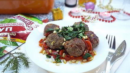 Рецепт тефтелей из баранины с томатным соусом и кедровыми орешками