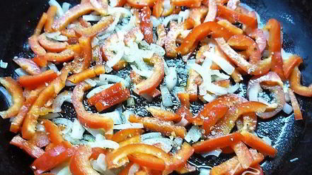 Рецепт тефтелей из баранины с томатным соусом и кедровыми орешками