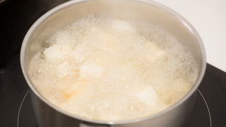 Рецепт тефтелей из утки с пюре из корня сельдерея и яблочным соусом