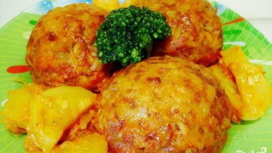 Рецепт тефтелей под соусом в духовке