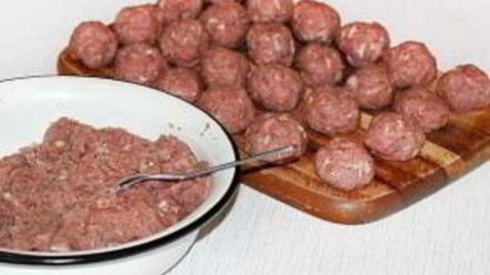 Рецепт тефтелей под томатным соусом