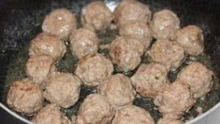 Рецепт тефтелей под томатным соусом