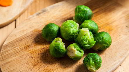 Рецепт тефтелей с брюссельской капустой в нежном соусе