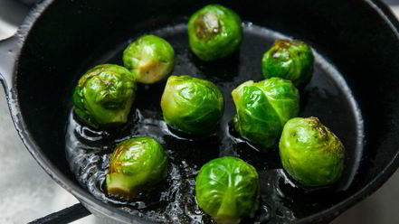 Рецепт тефтелей с брюссельской капустой в нежном соусе