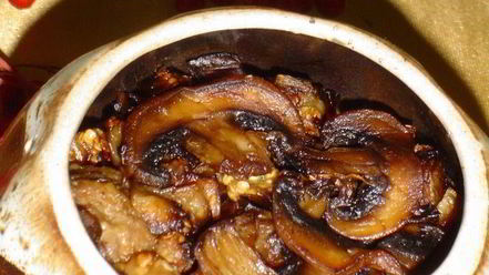 Рецепт тефтелей с сюрпризом, запеченные с баклажанами и грибами