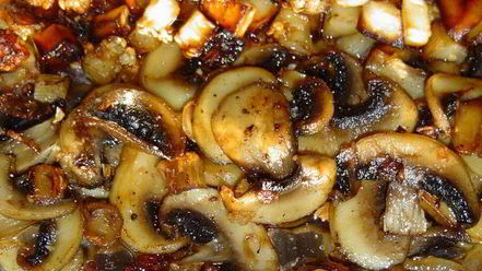 Рецепт тефтелей с сюрпризом, запеченные с баклажанами и грибами