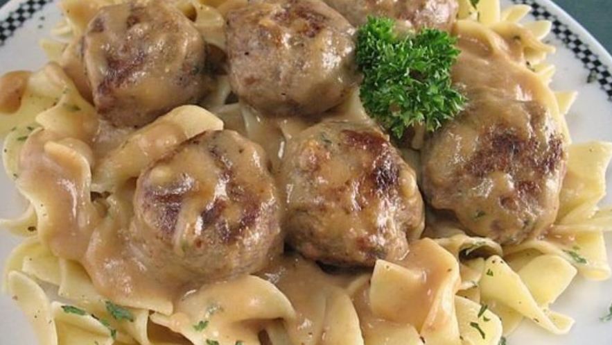 Рецепт тефтелей в сливочно-грибном соусе