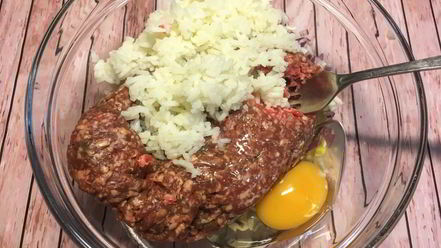 Рецепт тефтелей в сметанном соусе