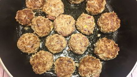 Рецепт тефтелей в сметанном соусе