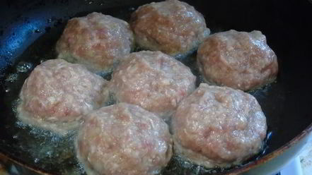 Рецепт тефтелей в сырно-сливочном соусе