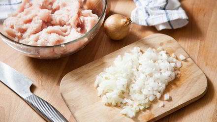 Рецепт запеченных куриных тефтелей с травами