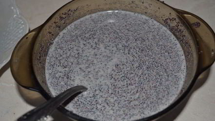 Рецепт творожных клецек с маковым соусом